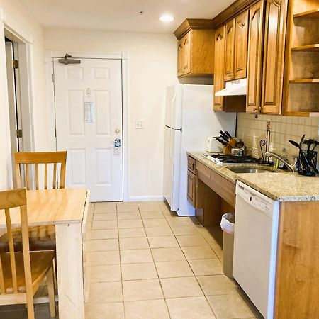 By The Sea Guests Bed & Breakfast And Suites Dennisport Habitación foto