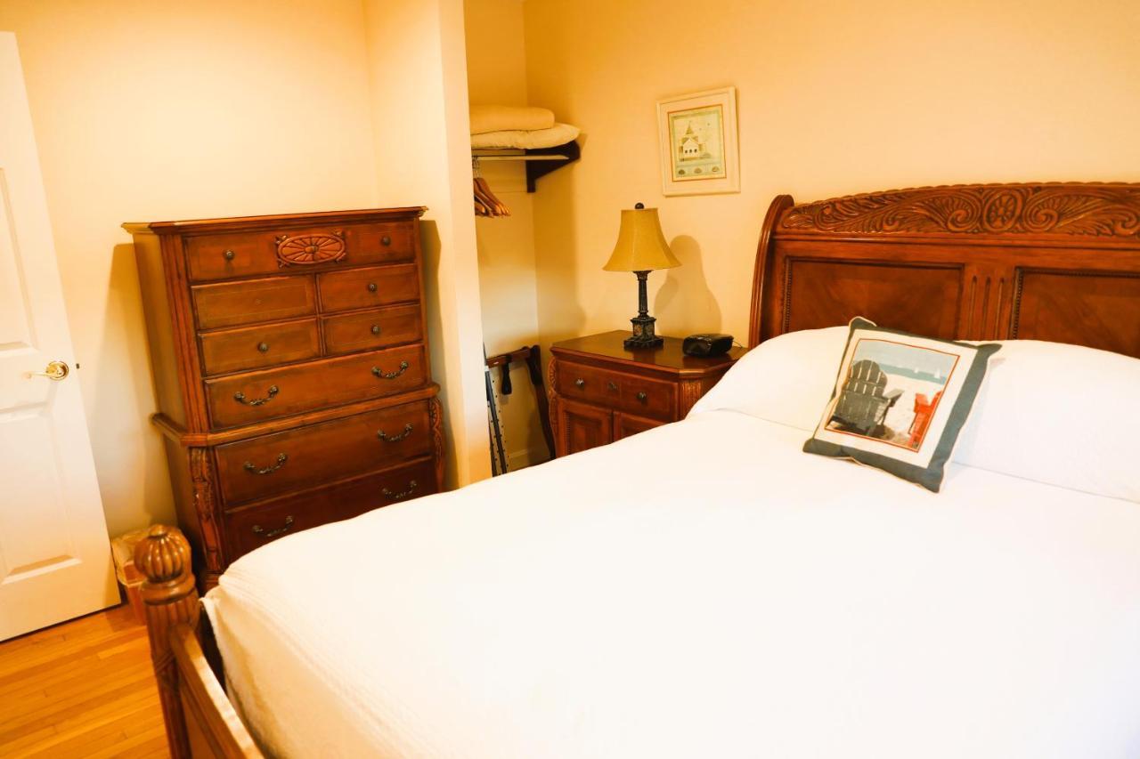 By The Sea Guests Bed & Breakfast And Suites Dennisport Habitación foto