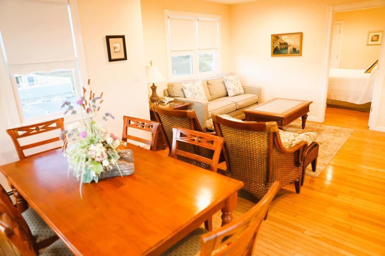 By The Sea Guests Bed & Breakfast And Suites Dennisport Habitación foto