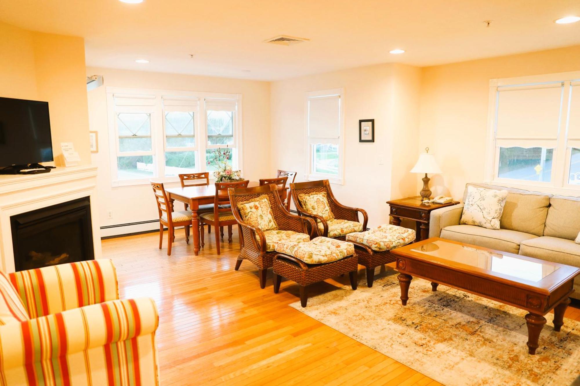 By The Sea Guests Bed & Breakfast And Suites Dennisport Habitación foto